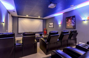 ENCORE ELITE 11 Bedroom PRIVATE POOL SPA PROF MOVIE THEATER POOL TABLE GAME ROOM